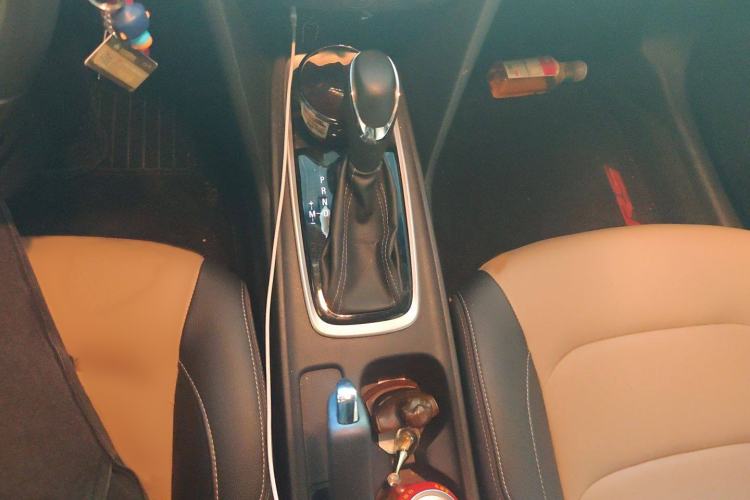 Used Chevrolet Monza 2021 320 Automatic Enjoyment Sunroof Edition Gear Lever