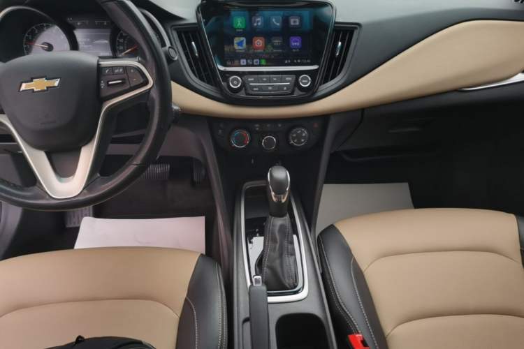 Used Chevrolet Monza 2021 320 Automatic Enjoyment Sunroof Edition Gear Lever