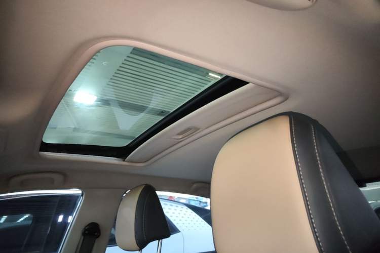Used Chevrolet Monza 2021 320 Automatic Enjoyment Sunroof Edition Headliner