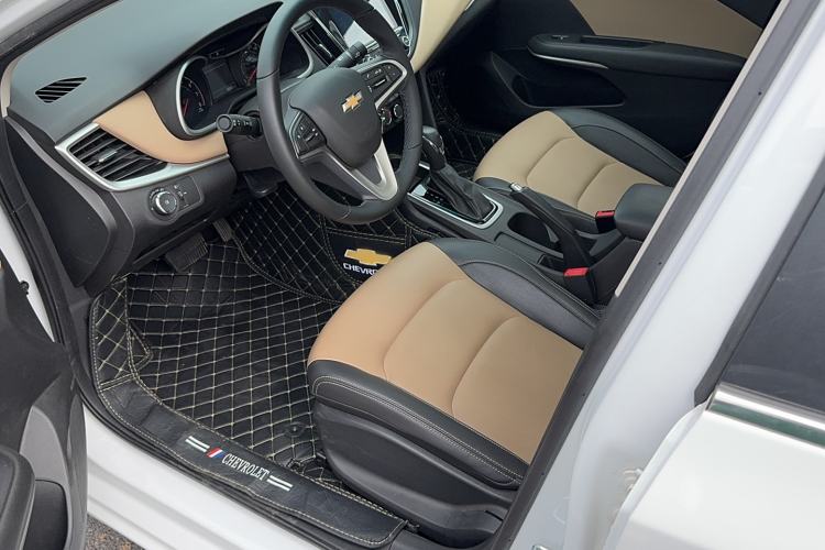 Used Chevrolet Monza 2021 320 Automatic Enjoyment Sunroof Edition Interior 2