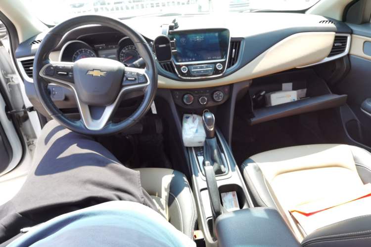 Used Chevrolet Monza 2021 320 Automatic Enjoyment Sunroof Edition Interior 2