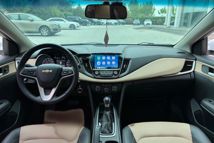 Used Chevrolet Monza 2021 320 Automatic Enjoyment Sunroof Edition Interior 2