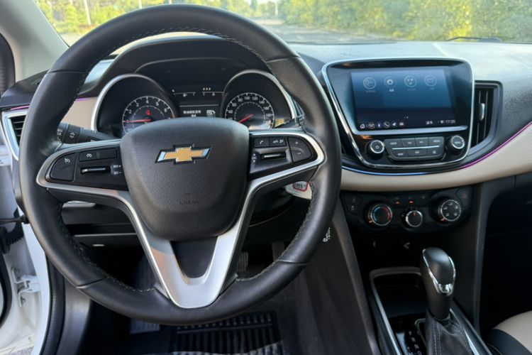 Used Chevrolet Monza 2021 320 Automatic Enjoyment Sunroof Edition Interior 2