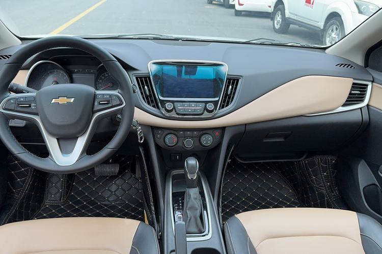 Used Chevrolet Monza 2021 320 Automatic Enjoyment Sunroof Edition Interior 3