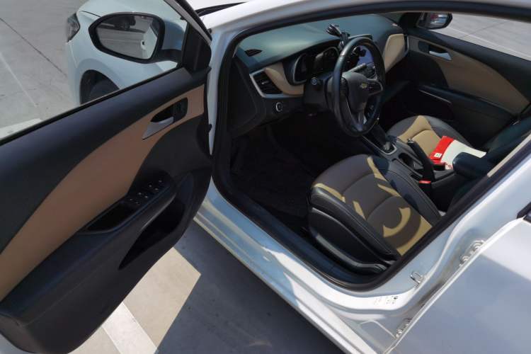 Used Chevrolet Monza 2021 320 Automatic Enjoyment Sunroof Edition Interior 3