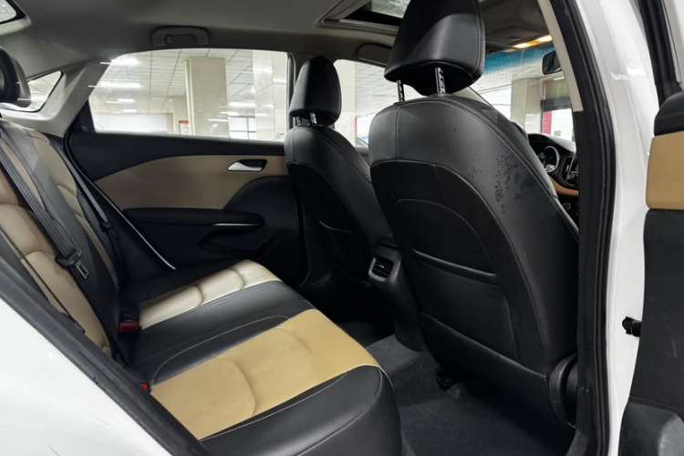 Used Chevrolet Monza 2021 320 Automatic Enjoyment Sunroof Edition Interior 4