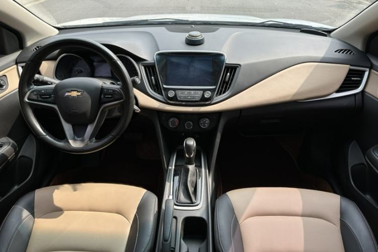 Used Chevrolet Monza 2021 320 Automatic Enjoyment Sunroof Edition Interior 4