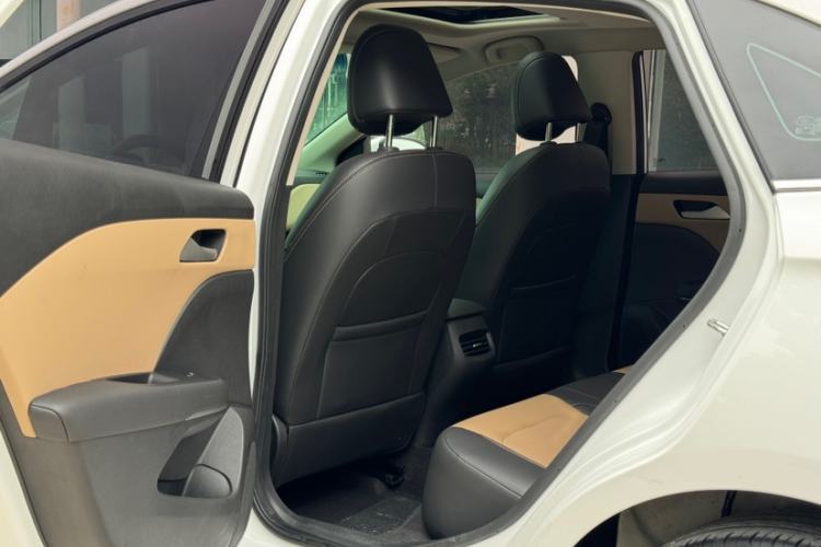 Used Chevrolet Monza 2021 320 Automatic Enjoyment Sunroof Edition Interior 4