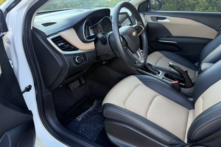 Used Chevrolet Monza 2021 320 Automatic Enjoyment Sunroof Edition Interior 4