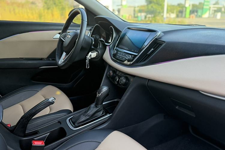 Used Chevrolet Monza 2021 320 Automatic Enjoyment Sunroof Edition Interior 6