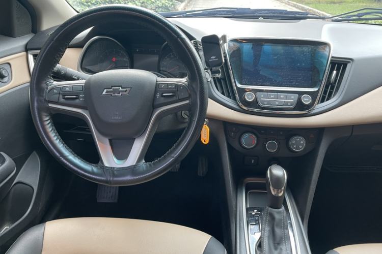 Used Chevrolet Monza 2021 320 Automatic Enjoyment Sunroof Edition Interior 7