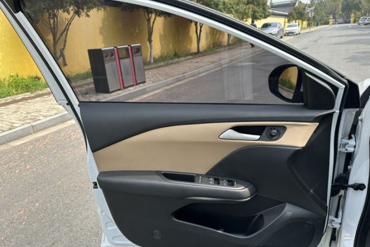 Used Chevrolet Monza 2021 320 Automatic Enjoyment Sunroof Edition Interior 8