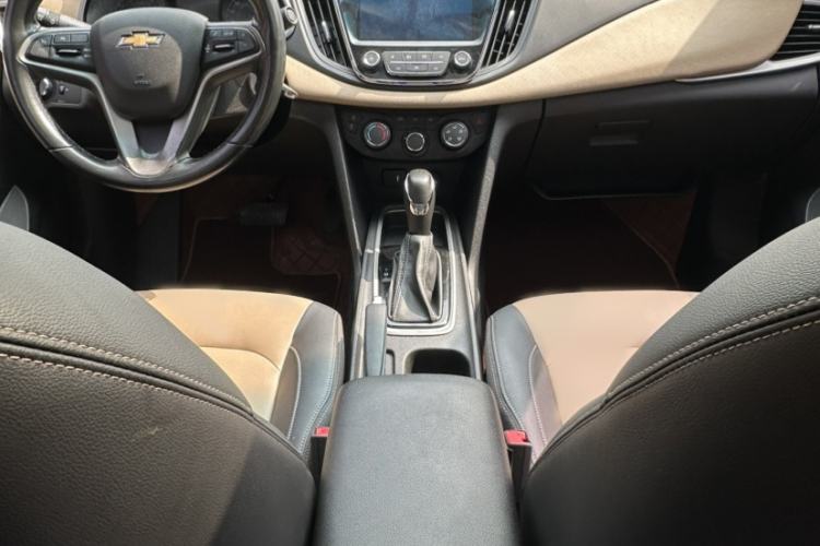 Used Chevrolet Monza 2021 320 Automatic Enjoyment Sunroof Edition Interior 9