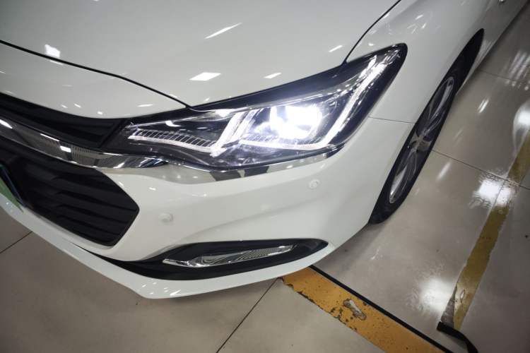 Used Chevrolet Monza 2021 320 Automatic Enjoyment Sunroof Edition Left Front Headlight