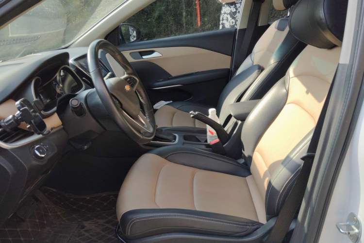 Used Chevrolet Monza 2021 320 Automatic Enjoyment Sunroof Edition Left Front Seat