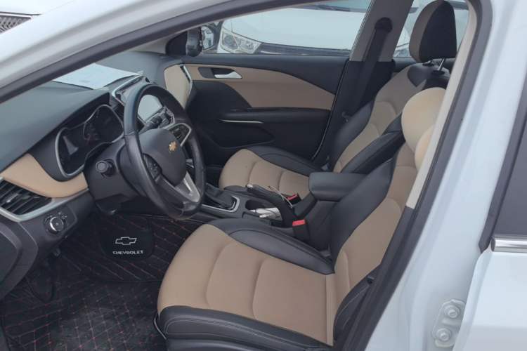 Used Chevrolet Monza 2021 320 Automatic Enjoyment Sunroof Edition Left Front Seat