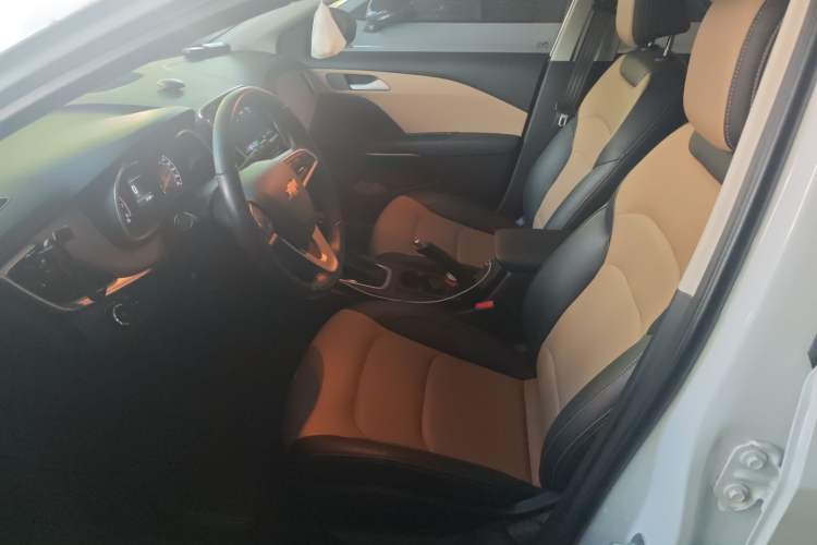 Used Chevrolet Monza 2021 320 Automatic Enjoyment Sunroof Edition Left Front Seat