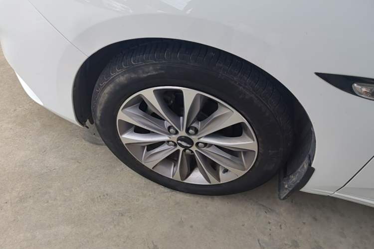 Used Chevrolet Monza 2021 320 Automatic Enjoyment Sunroof Edition Left Front Wheel Hub
