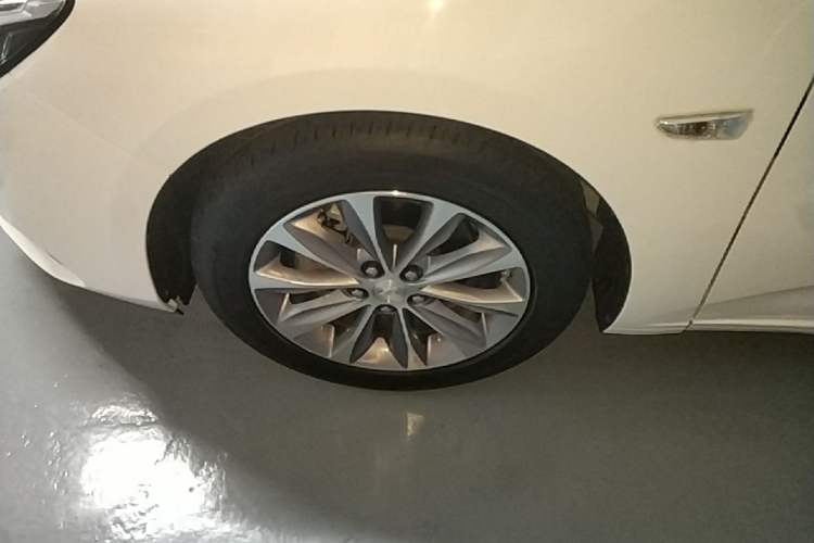 Used Chevrolet Monza 2021 320 Automatic Enjoyment Sunroof Edition Left Front Wheel Hub