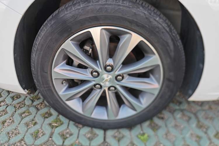Used Chevrolet Monza 2021 320 Automatic Enjoyment Sunroof Edition Left Front Wheel Hub