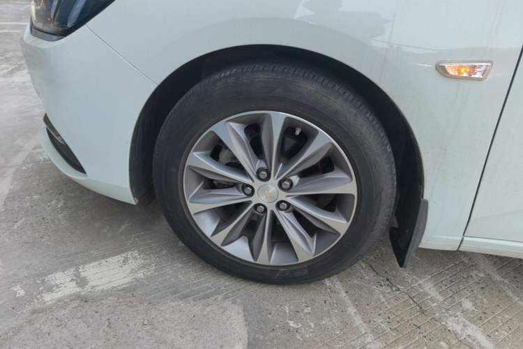 Used Chevrolet Monza 2021 320 Automatic Enjoyment Sunroof Edition Left Front Wheel Hub