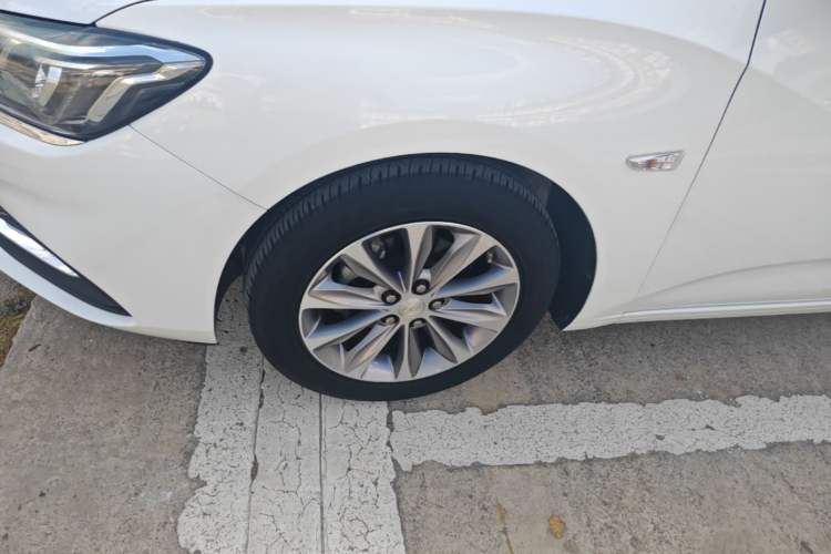 Used Chevrolet Monza 2021 320 Automatic Enjoyment Sunroof Edition Left Front Wheel Hub