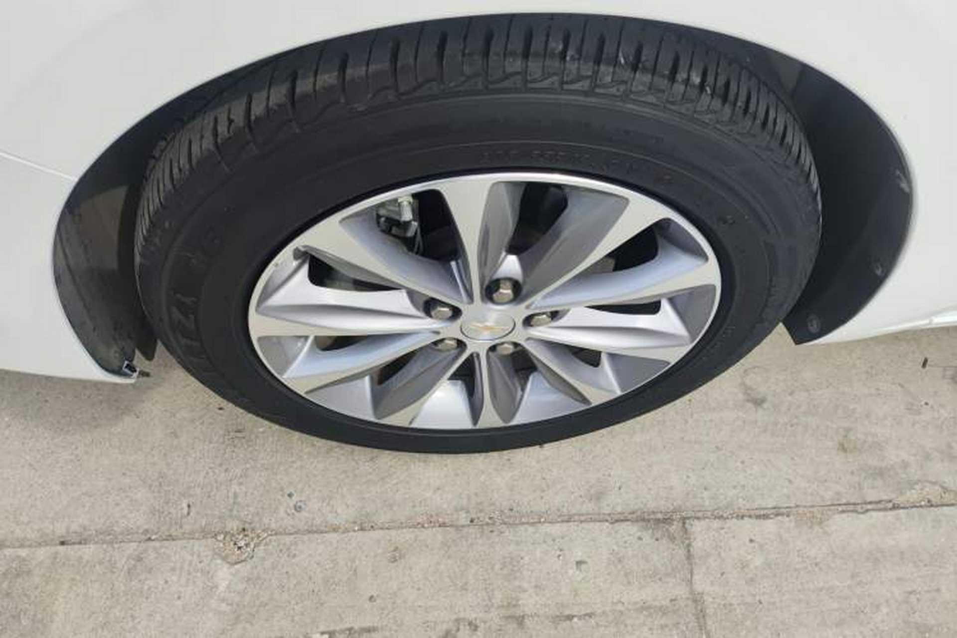 Used Chevrolet Monza 2021 320 Automatic Enjoyment Sunroof Edition Left Front Wheel Hub