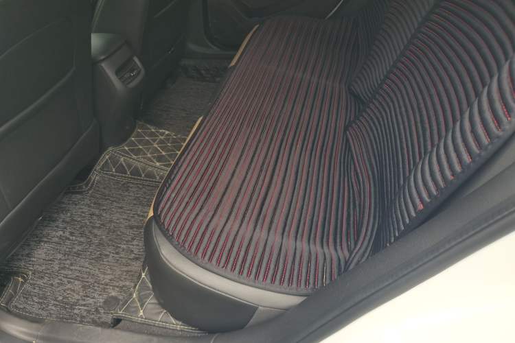 Used Chevrolet Monza 2021 320 Automatic Enjoyment Sunroof Edition Left Rear Seat