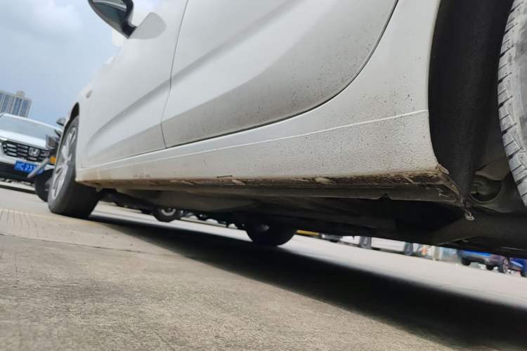 Used Chevrolet Monza 2021 320 Automatic Enjoyment Sunroof Edition Left Side Sill