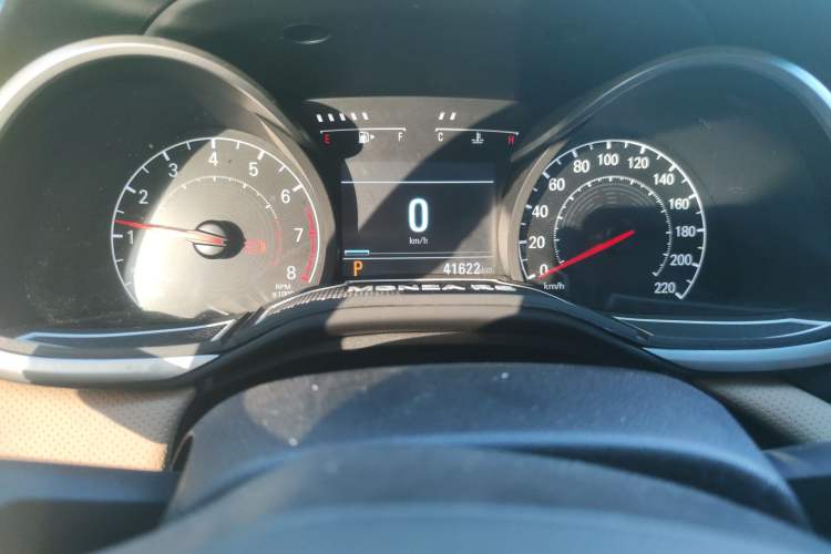 Used Chevrolet Monza 2021 320 Automatic Enjoyment Sunroof Edition Odometer Close Up