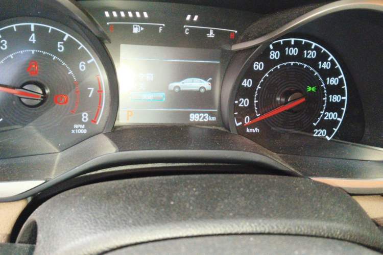 Used Chevrolet Monza 2021 320 Automatic Enjoyment Sunroof Edition Odometer Close Up