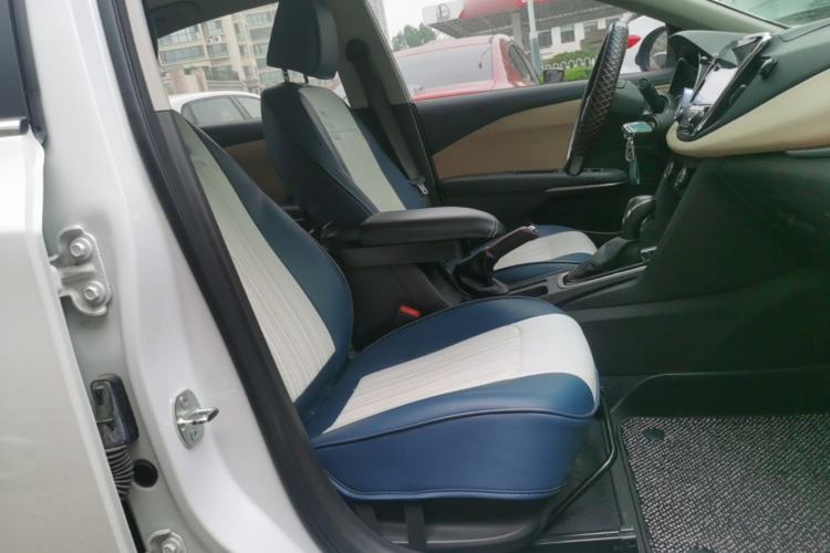 Used Chevrolet Monza 2021 320 Automatic Enjoyment Sunroof Edition Right Front Seat