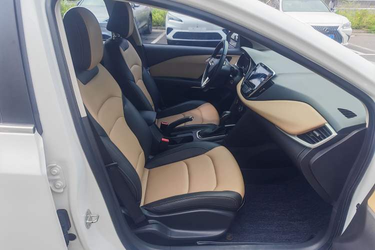 Used Chevrolet Monza 2021 320 Automatic Enjoyment Sunroof Edition Right Front Seat