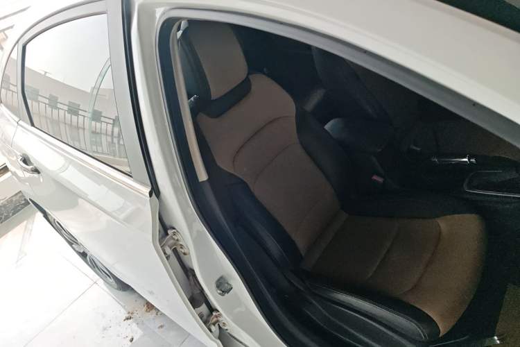 Used Chevrolet Monza 2021 320 Automatic Enjoyment Sunroof Edition Right Front Seat
