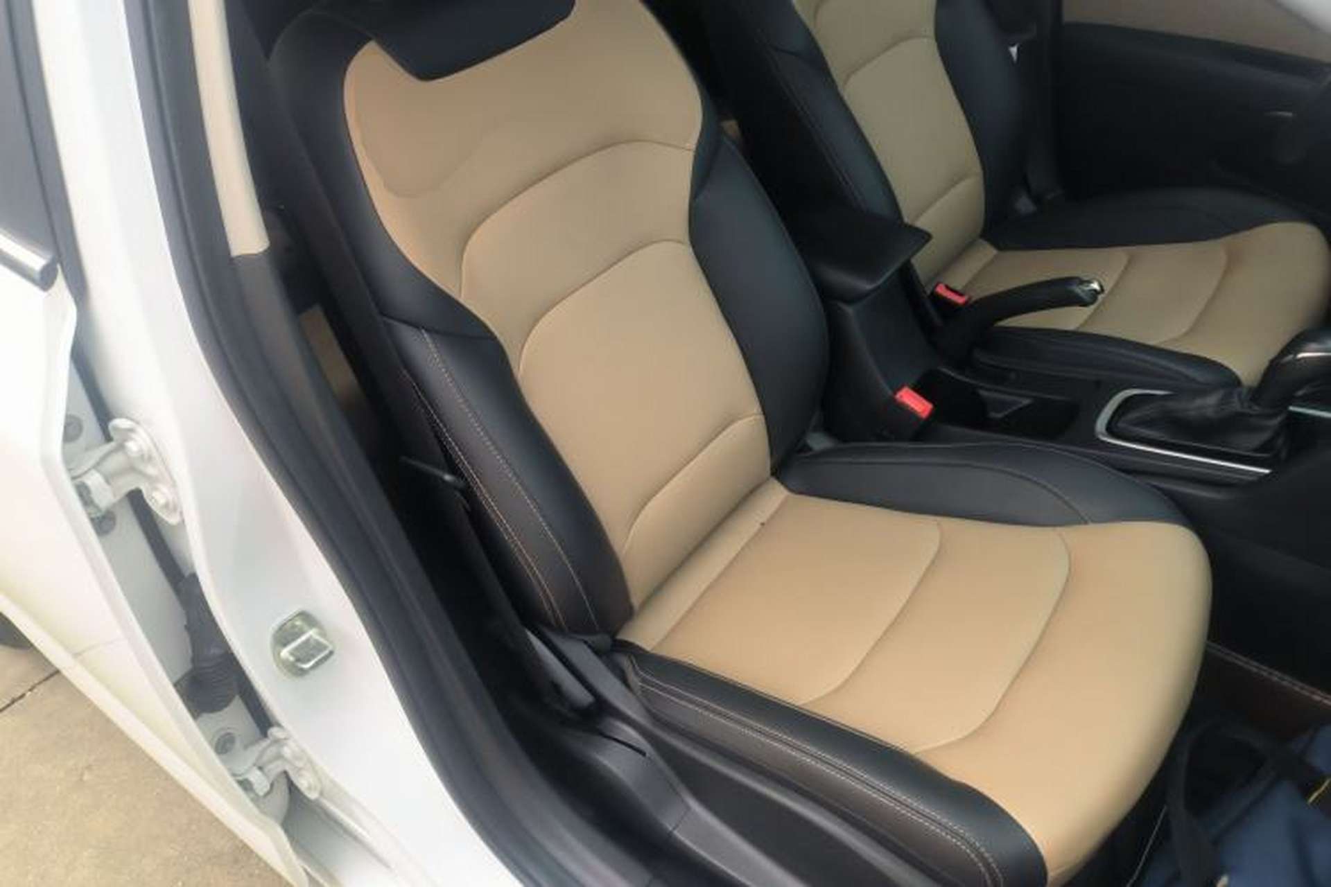 Used Chevrolet Monza 2021 320 Automatic Enjoyment Sunroof Edition Right Front Seat