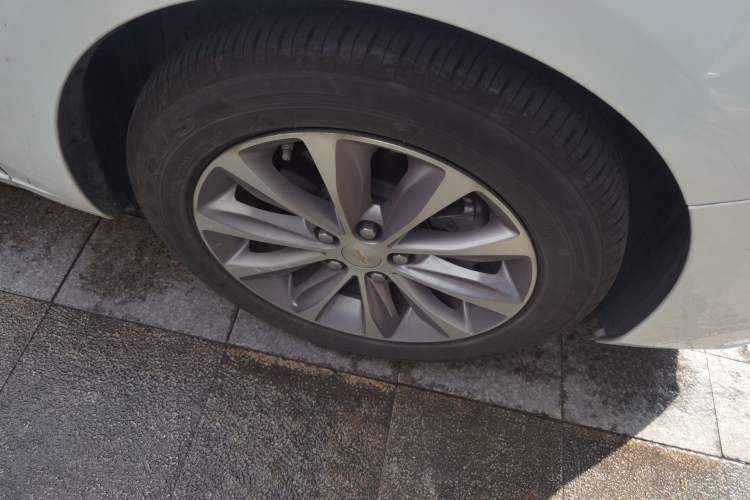 Used Chevrolet Monza 2021 320 Automatic Enjoyment Sunroof Edition Right Front Wheel Hub