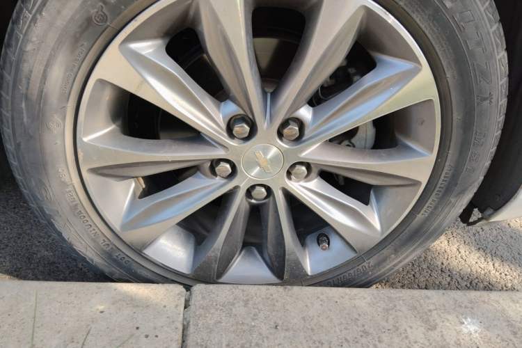 Used Chevrolet Monza 2021 320 Automatic Enjoyment Sunroof Edition Right Front Wheel Hub