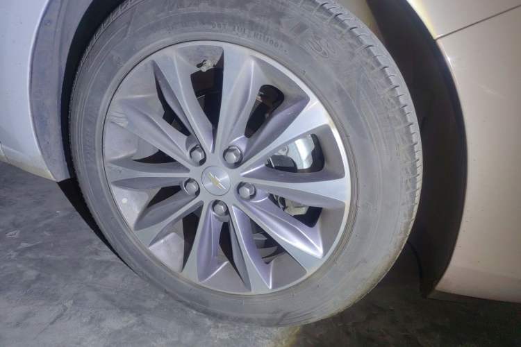 Used Chevrolet Monza 2021 320 Automatic Enjoyment Sunroof Edition Right Front Wheel Hub