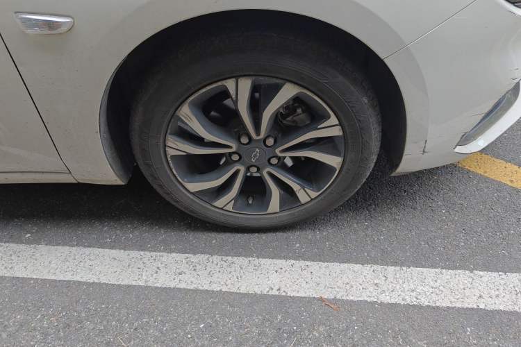 Used Chevrolet Monza 2021 320 Automatic Enjoyment Sunroof Edition Right Front Wheel Hub