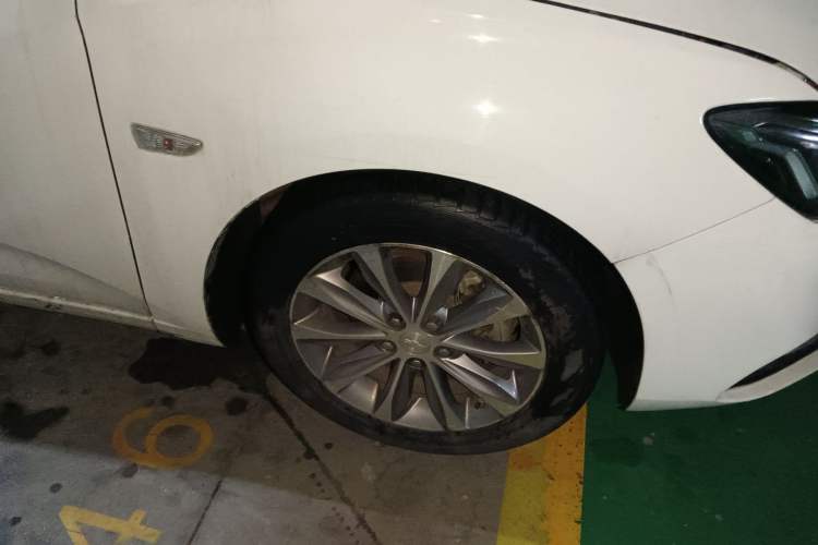 Used Chevrolet Monza 2021 320 Automatic Enjoyment Sunroof Edition Right Front Wheel Hub