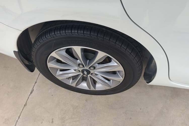 Used Chevrolet Monza 2021 320 Automatic Enjoyment Sunroof Edition Right Rear Wheel Hub