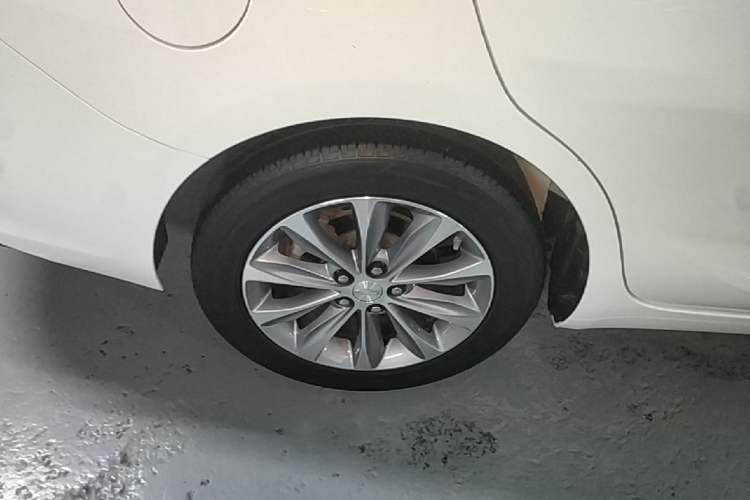 Used Chevrolet Monza 2021 320 Automatic Enjoyment Sunroof Edition Right Rear Wheel Hub