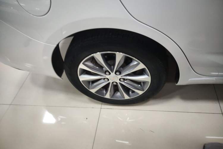 Used Chevrolet Monza 2021 320 Automatic Enjoyment Sunroof Edition Right Rear Wheel Hub