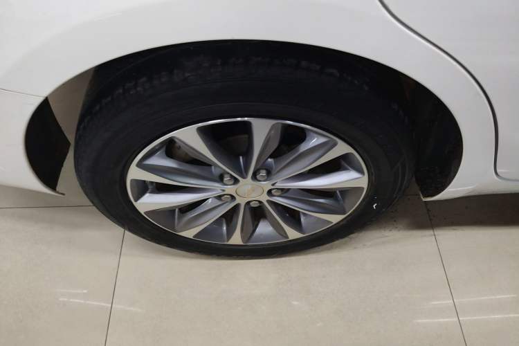 Used Chevrolet Monza 2021 320 Automatic Enjoyment Sunroof Edition Right Rear Wheel Hub