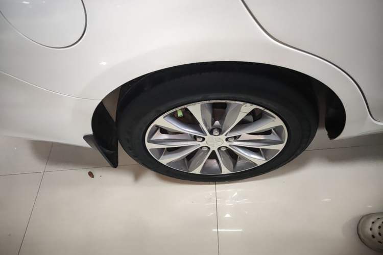 Used Chevrolet Monza 2021 320 Automatic Enjoyment Sunroof Edition Right Rear Wheel Hub
