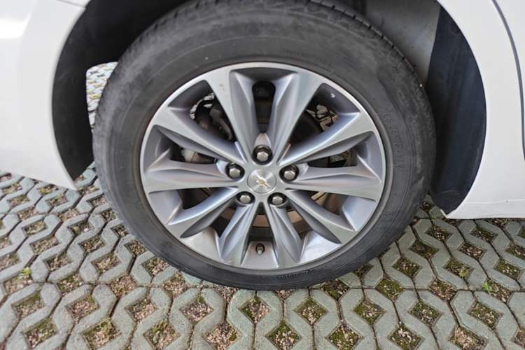 Used Chevrolet Monza 2021 320 Automatic Enjoyment Sunroof Edition Right Rear Wheel Hub