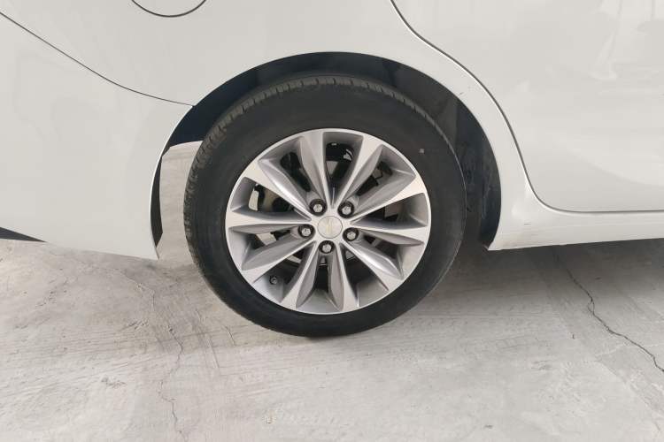 Used Chevrolet Monza 2021 320 Automatic Enjoyment Sunroof Edition Right Rear Wheel Hub