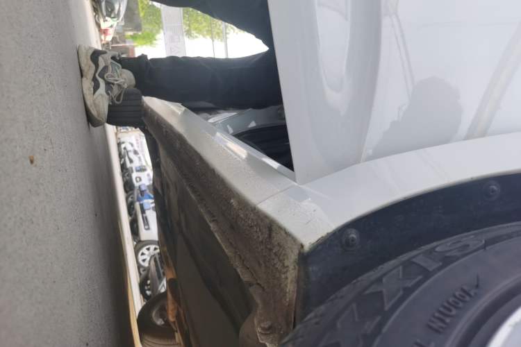Used Chevrolet Monza 2021 320 Automatic Enjoyment Sunroof Edition Right Side Sill