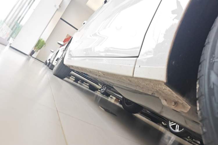 Used Chevrolet Monza 2021 320 Automatic Enjoyment Sunroof Edition Right Side Sill