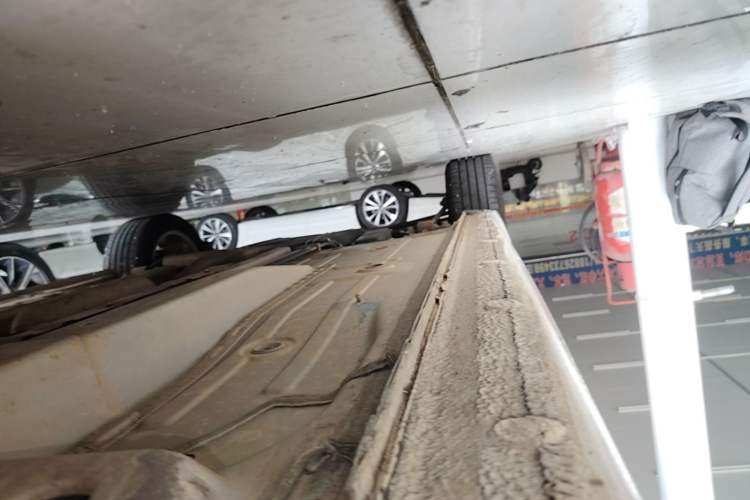 Used Chevrolet Monza 2021 320 Automatic Enjoyment Sunroof Edition Right Side Sill